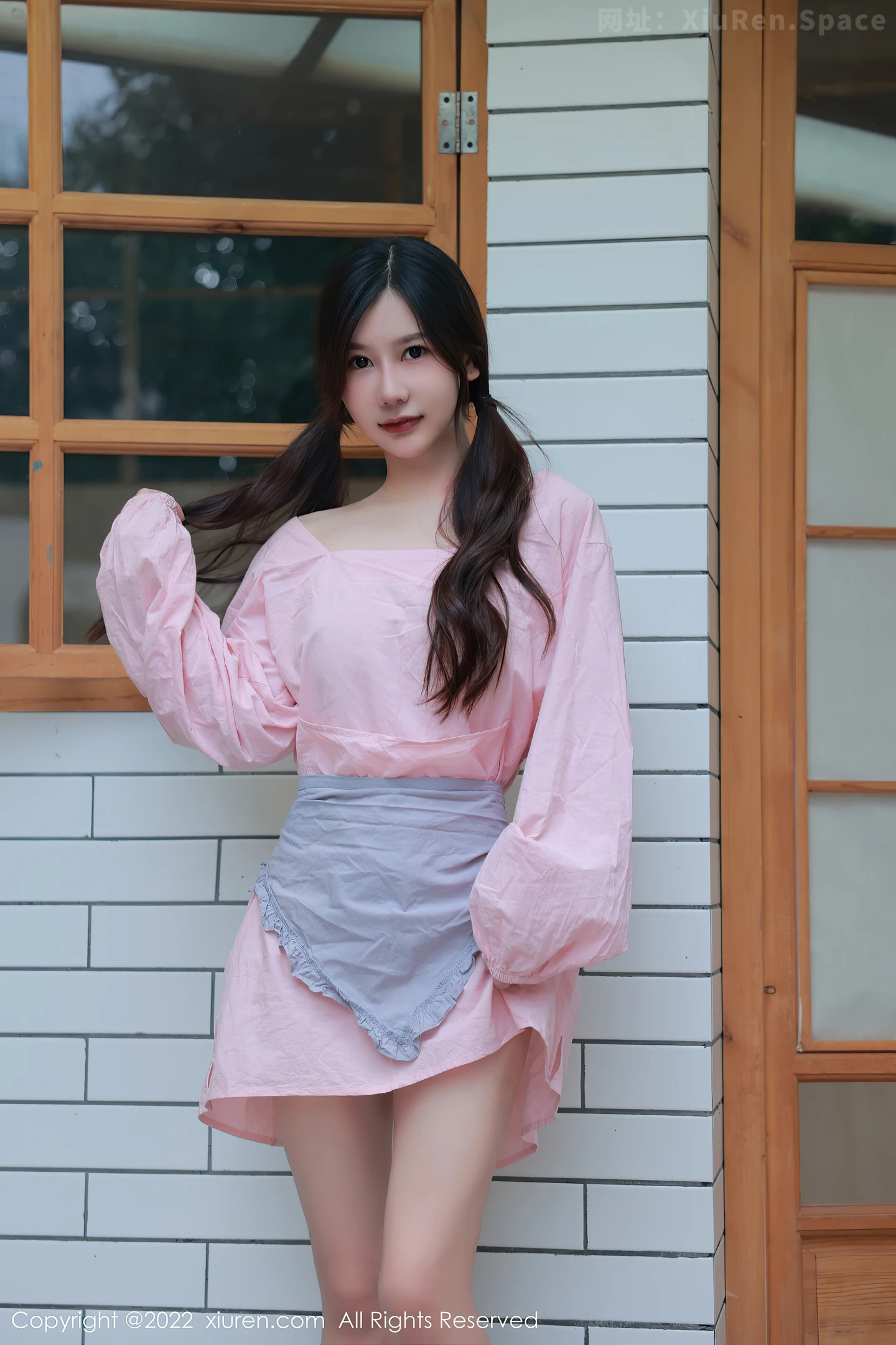 图片[2]-[XiuRen秀人网] VOL.5697 模特尹甜甜豆腐店拍摄粉色服饰秀完美身材露性感美腿迷人写真52P-秀人网官方网站